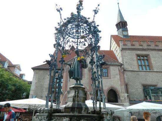 Gänseliesel-Brunnen